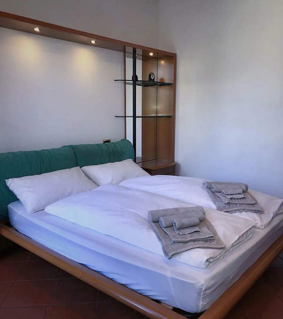 Residence Il Borgo Antico Calvagese Della Riviera
